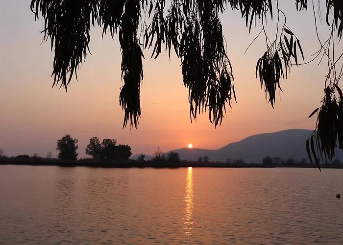 Magia Sul Lago Di Fondi