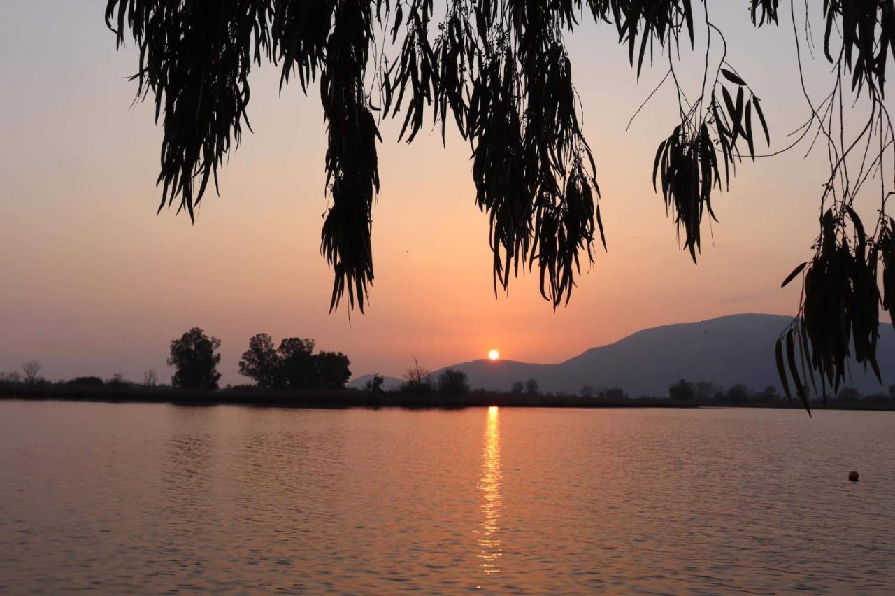 Magia Sul Lago Di Fondi *